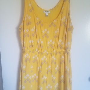 Yellow dress with gray and white design
